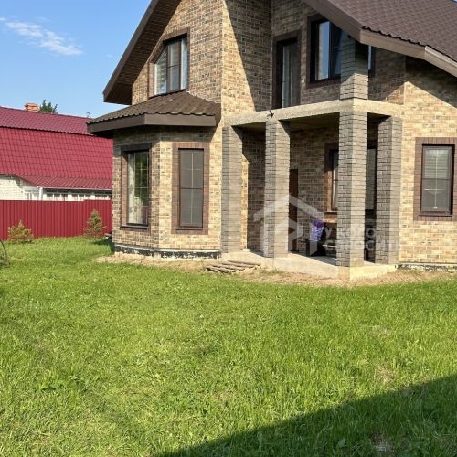 Коттедж/дом д. Лопухинка, улица Молодежная, 1