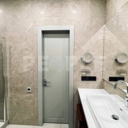 Продажа 3-комн квартиры на вторичном рынке Ленинский пр-кт,  д. 105 к2