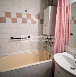 Продажа 2-комн квартиры на вторичном рынке улица Решетникова,  д. 9