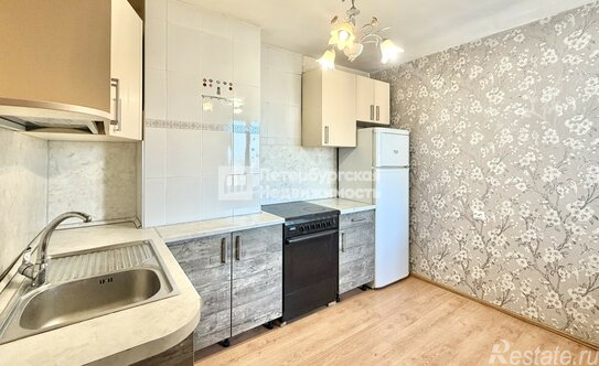 Продажа 3-комн квартиры на вторичном рынке Ириновский пр-кт,  д. 21,  к. 1