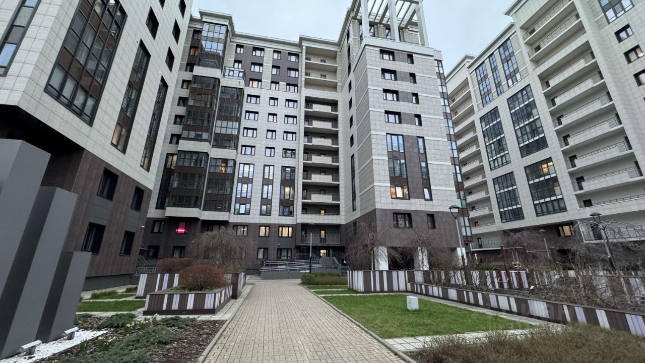 Продажа 3-комн квартиры на вторичном рынке Приморский проспект, 52К1