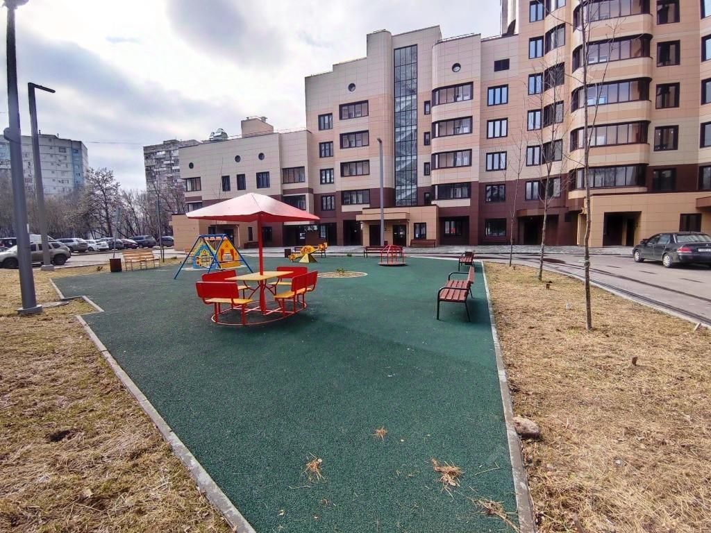 Продажа 2-комн квартиры на вторичном рынке улица Малыгина, 12А