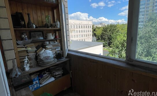 Продажа 1-комн квартиры на вторичном рынке ул Брянская,  д. 12