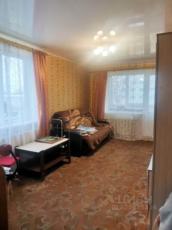 Продажа 2-комн квартиры на вторичном рынке д. Гостицы, 10