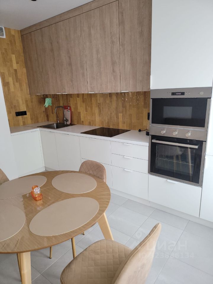 Аренда 3-комн квартиры на вторичном рынке Амурская улица, 2Ак3