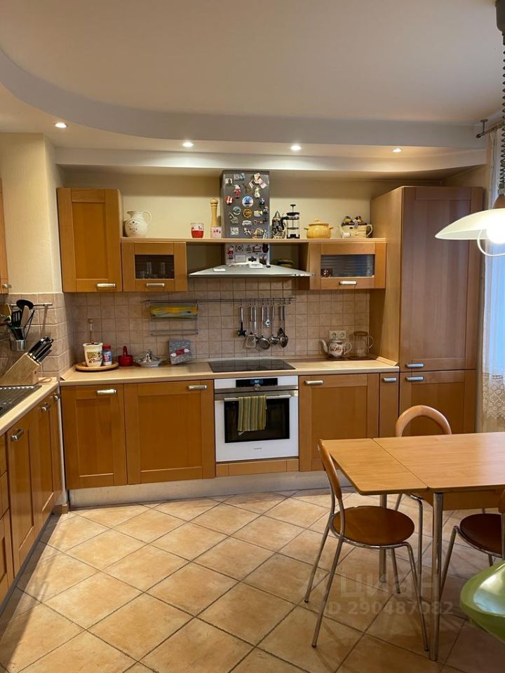 Аренда 3-комн квартиры на вторичном рынке улица Вешних Вод, 2К2