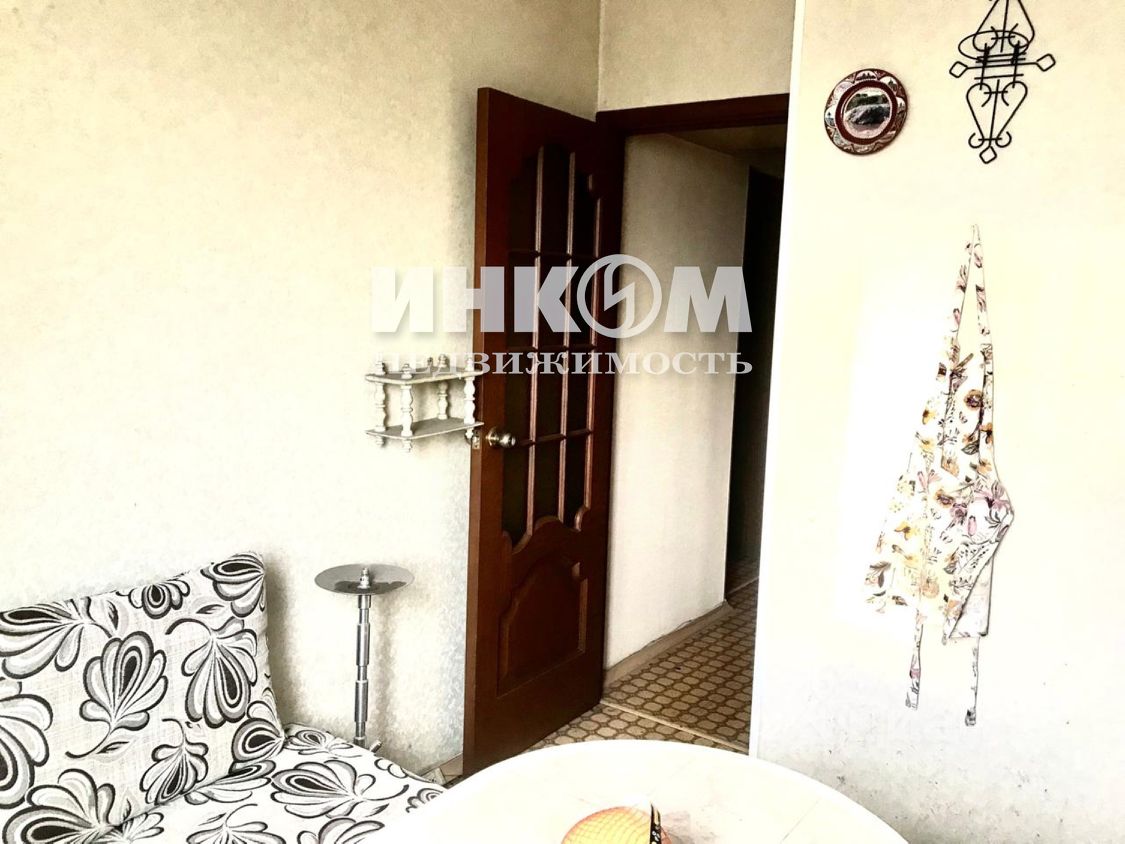 Продажа 2-комн квартиры на вторичном рынке улица Декабристов, 28К2