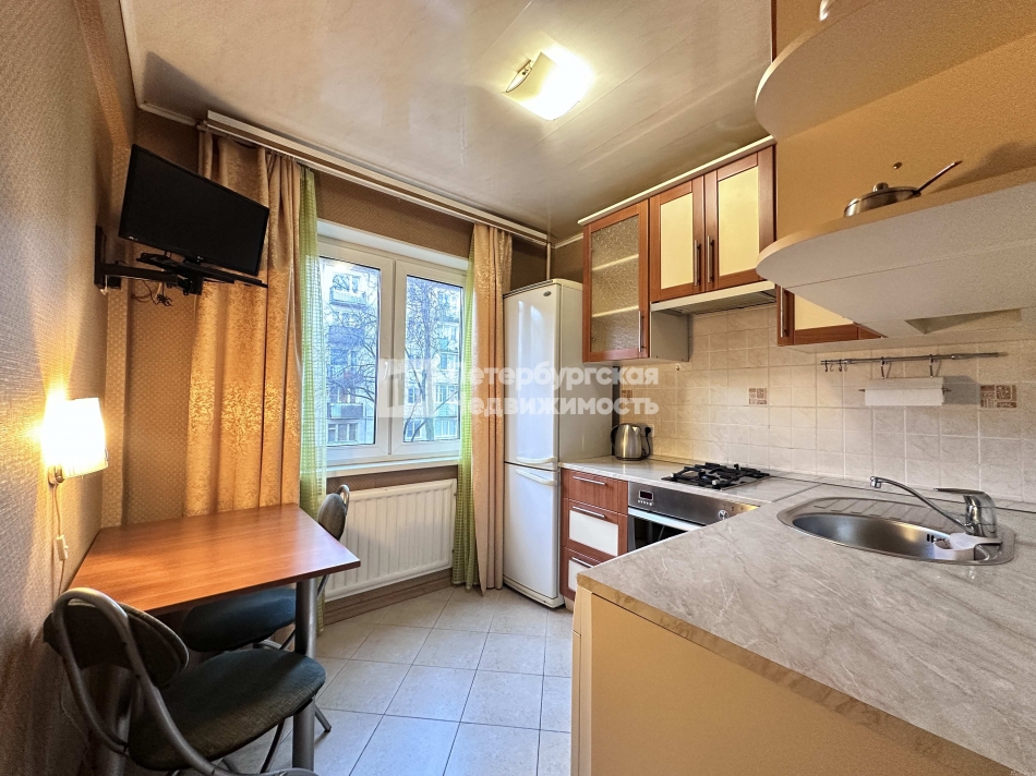 Продажа 2-комн квартиры на вторичном рынке пр-кт Мечникова,  д. 7