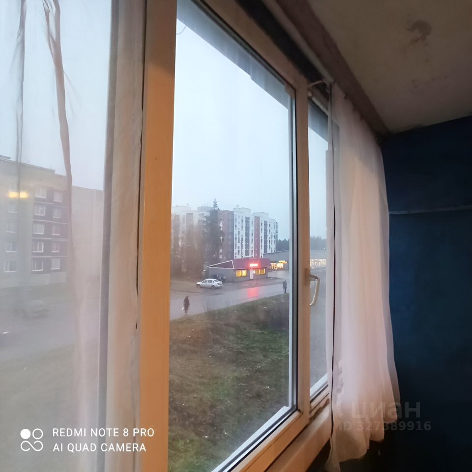 Продажа 2-комн квартиры на вторичном рынке Рощино пгт, улица Садовая, 8