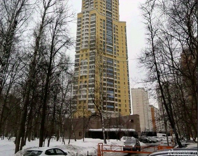 Продажа гаража ул Дыбенко,  д. 38
