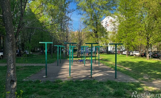 Продажа 3-комн квартиры на вторичном рынке ул Молостовых,  д. 19,  к. 1 стр 2