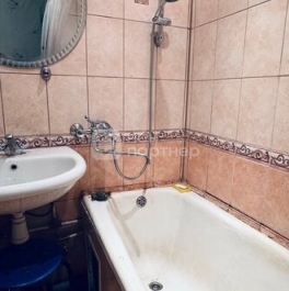 Продажа 4-комн квартиры на вторичном рынке пр-кт Сизова,  д. 30,  к. 3