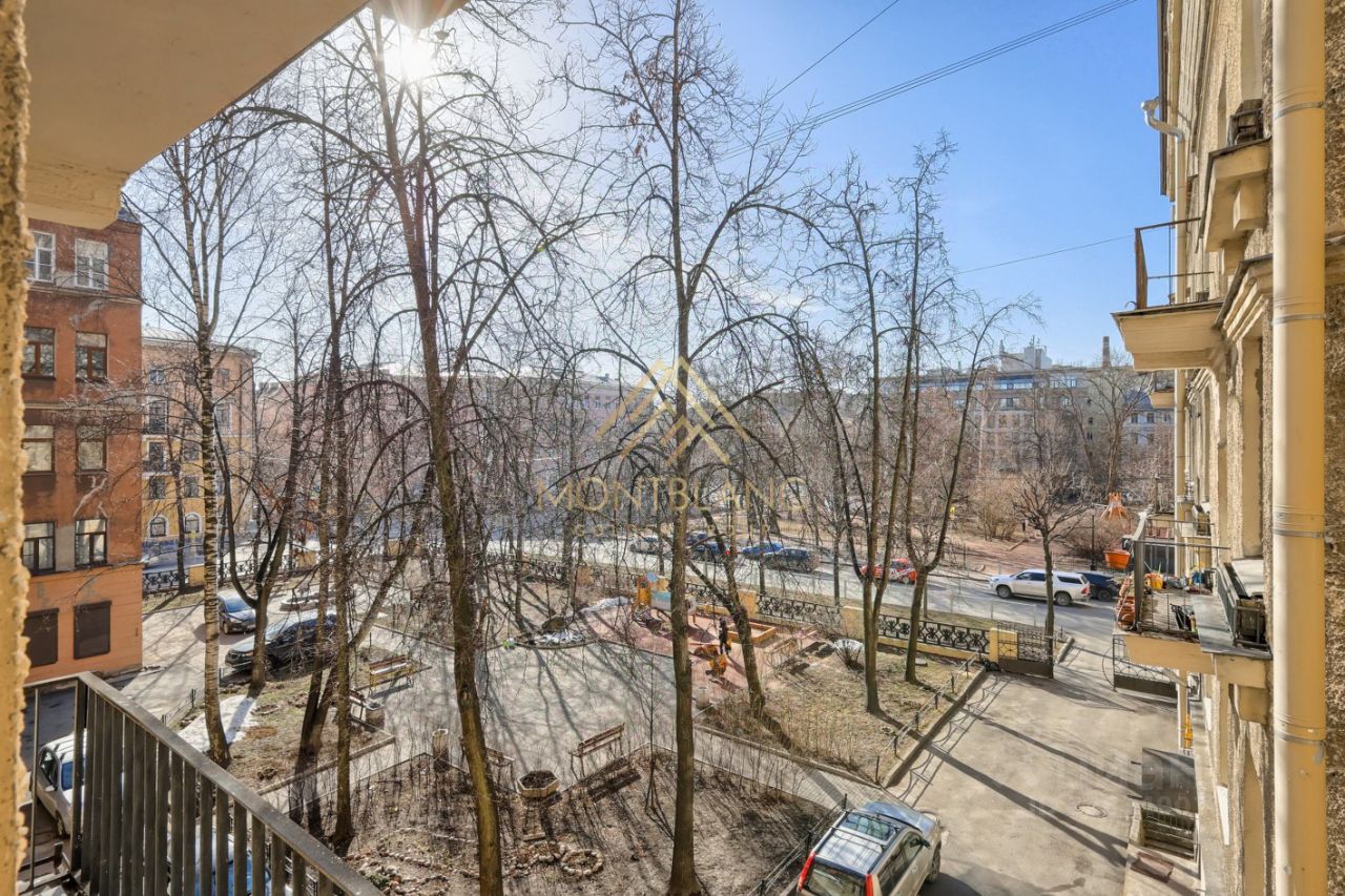 Продажа 3-комн квартиры на вторичном рынке улица Красного Курсанта, 7