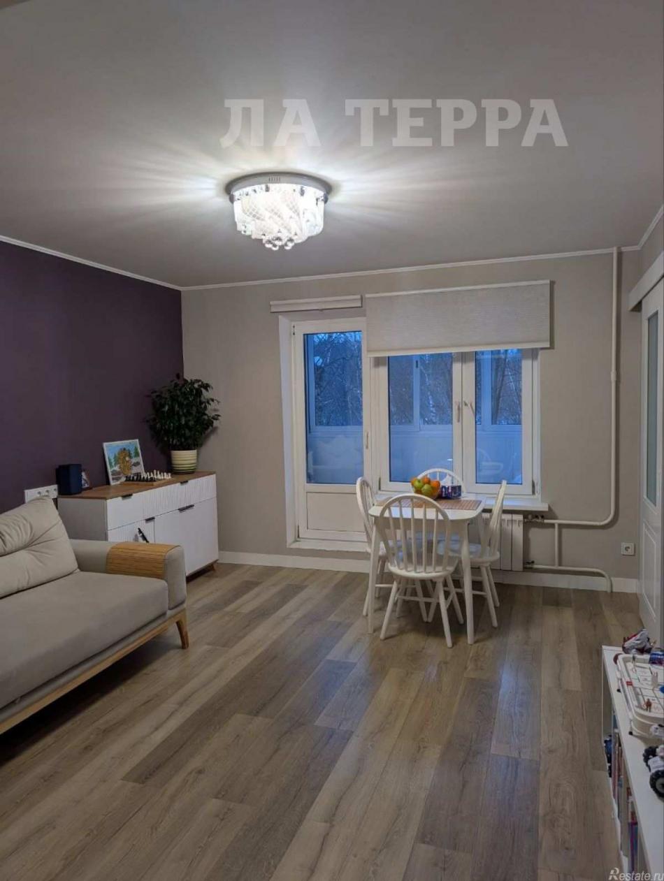 Продажа 3-комн квартиры на вторичном рынке Островитянова ул,  д. 39
