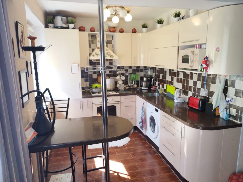 Продажа 2-комн квартиры на вторичном рынке Металлистов проспект,  д. 61,  к. 1