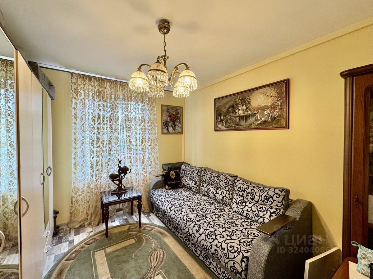 Продажа 3-комн квартиры на вторичном рынке улица Седова, 98