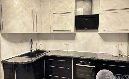 Продажа 1-комн квартиры на вторичном рынке Зенино, Вертолётная улица