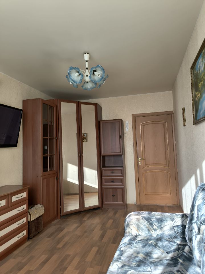 Продажа 2-комн квартиры на вторичном рынке Красное Село, Геологическая улица, 75к2