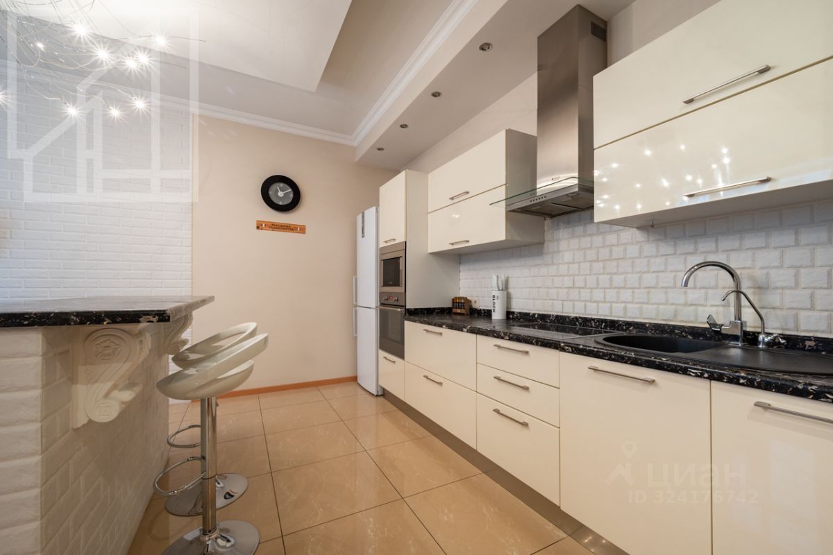 Аренда 3-комн квартиры на вторичном рынке улица Александра Невского, 27