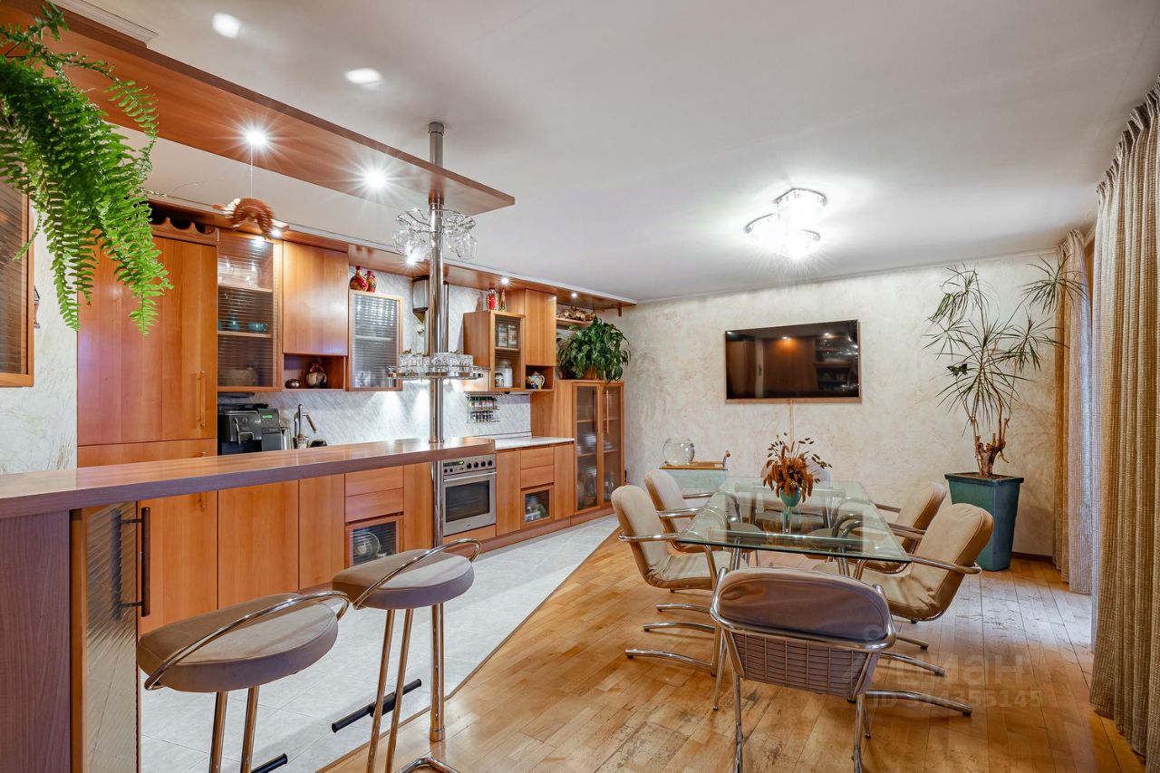 Продажа 3-комн квартиры на вторичном рынке проспект Тореза, 96