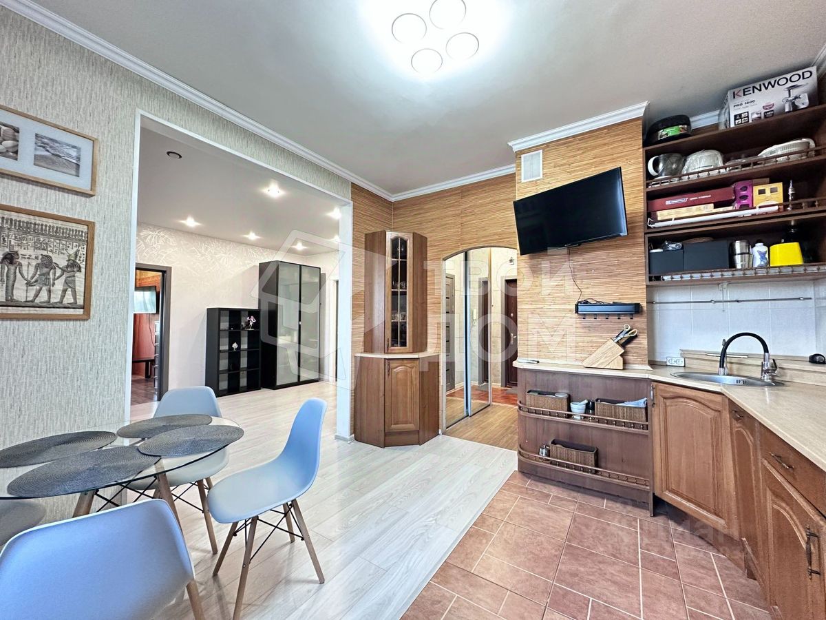 Продажа 3-комн квартиры на вторичном рынке улица Ткачей, 68к2