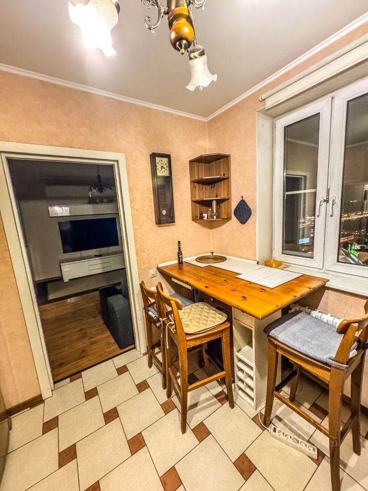 Аренда 3-комн квартиры на вторичном рынке улица Академика Варги, 5