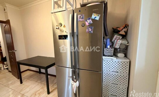 Продажа 3-комн квартиры на вторичном рынке Изюмская улица,  д. 28