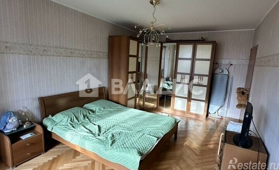 Продажа 2-комн квартиры на вторичном рынке улица Авиаторов,  д. 16