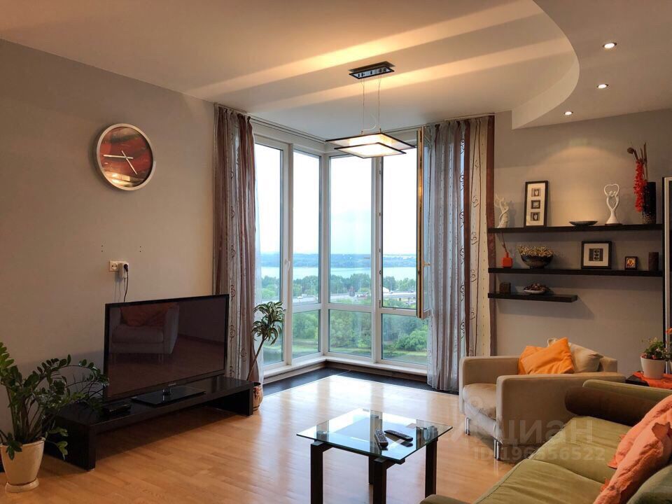 Продажа 4-комн квартиры на вторичном рынке Авиационная улица, 79В