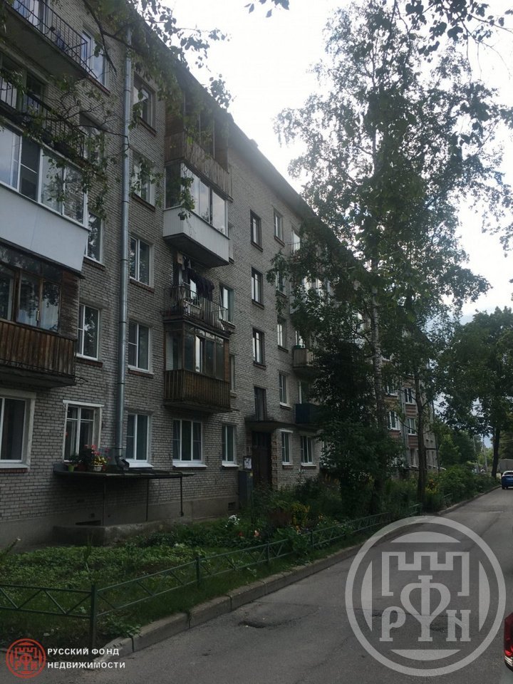 Продажа 1-комн квартиры на вторичном рынке Стрельна г., Гоголя ул. ,  д. 9