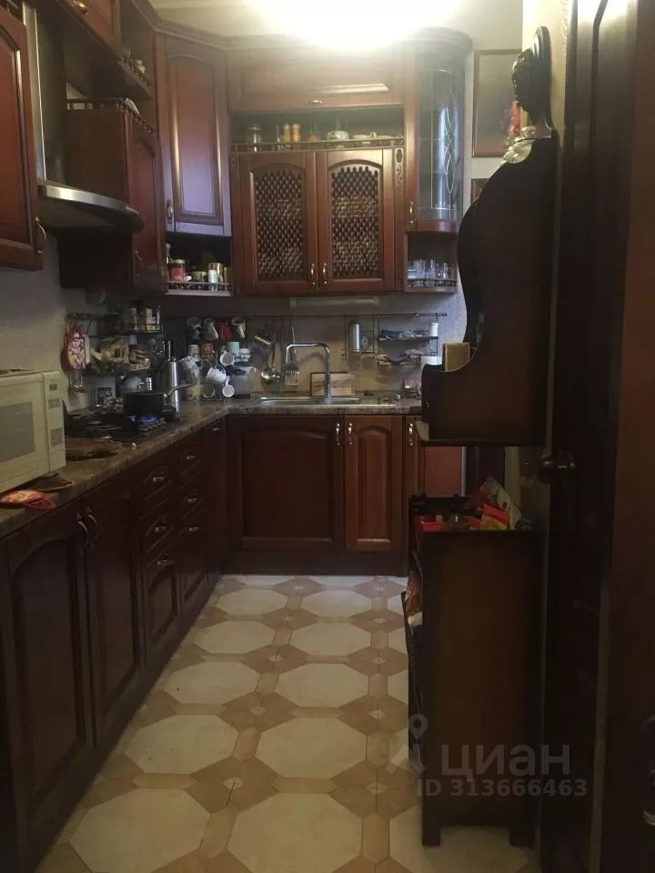 Продажа 5-комн квартиры на вторичном рынке Кронверкский проспект, 23