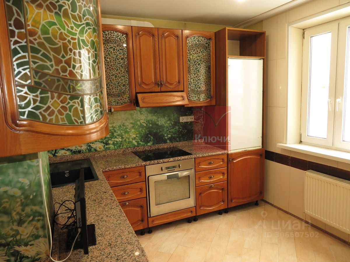 Продажа 3-комн квартиры на вторичном рынке улица Маршала Полубоярова, 4к2