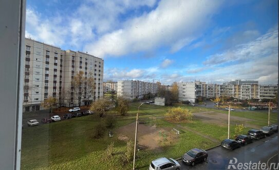 Продажа 2-комн квартиры на вторичном рынке Гатчина, пр-кт 25 Октября,  д. 52б