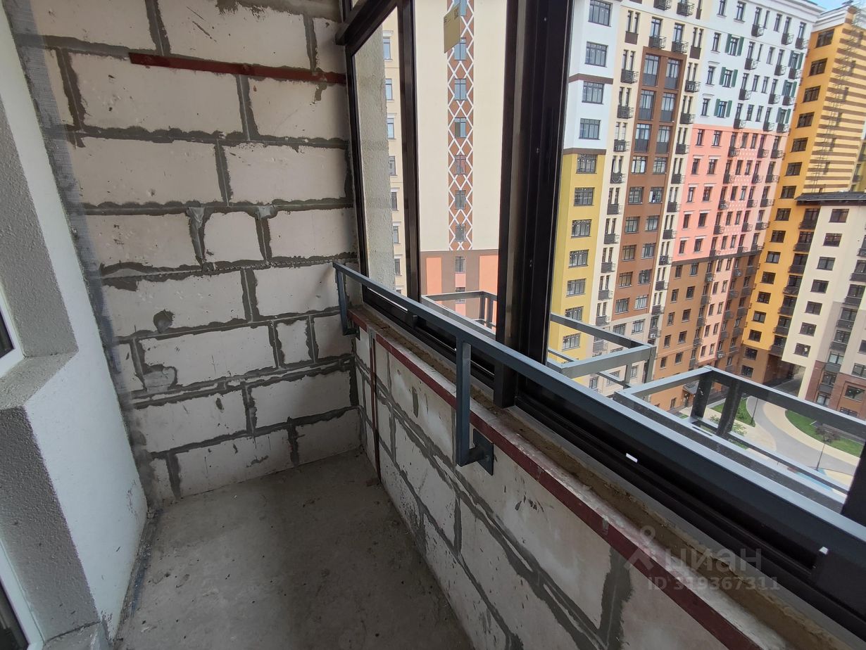 Продажа 4-комн квартиры на вторичном рынке пос. Развилка, проезд Римский, 13