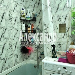 Продажа 2-комн квартиры на вторичном рынке Кириши, пр-кт Ленина,  д. 5б