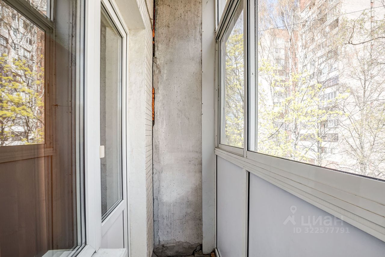 Продажа 2-комн квартиры на вторичном рынке Светлановский проспект, 58К2