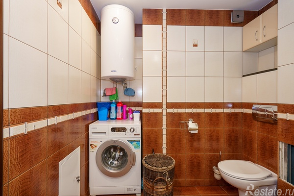 Продажа 2-комн квартиры на вторичном рынке Металлострой, Полевая ул,  д. 3