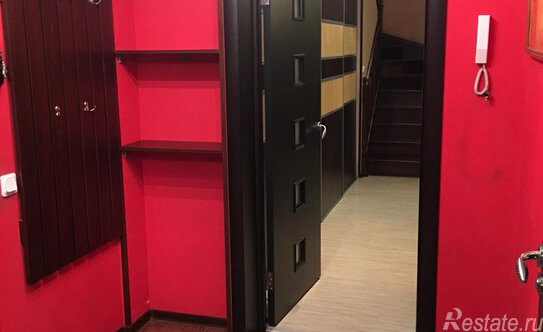 Продажа 4-комн квартиры на вторичном рынке улица Веденеева,  д. 2