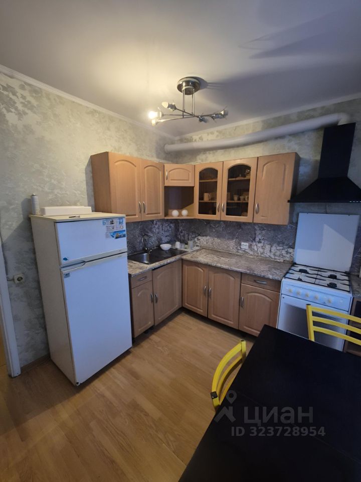 Аренда 1-комн квартиры на вторичном рынке Колпино, Пролетарская улица, 50к2