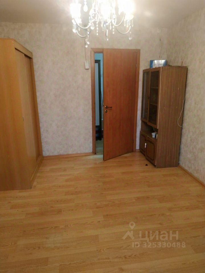Аренда 3-комн квартиры на вторичном рынке улица Кухмистерова,  д. 3К2