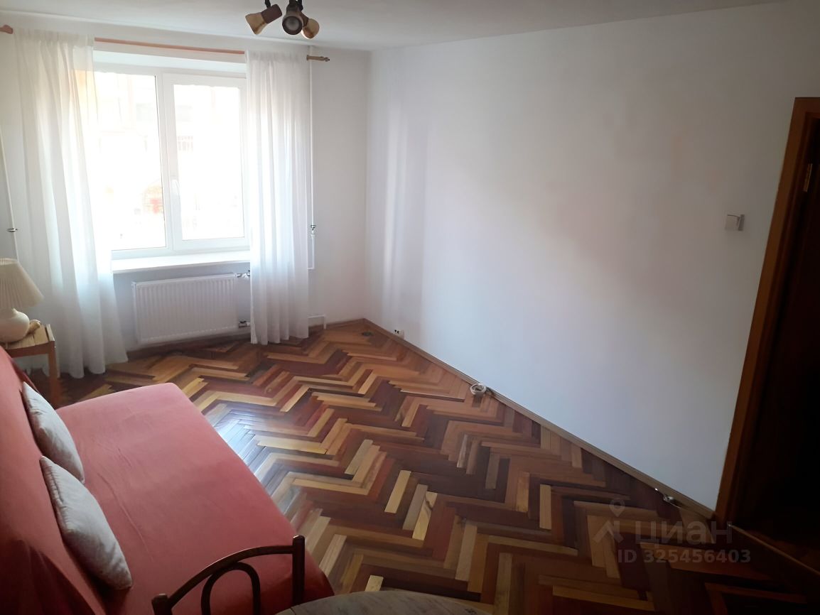 Продажа 2-комн квартиры на вторичном рынке Наличная улица, 33А