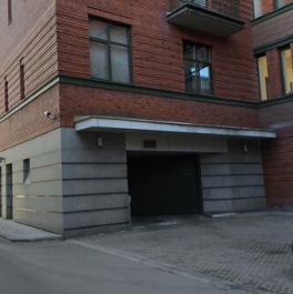 Продажа 4-комн квартиры на вторичном рынке Коробейников пер,  д. 18