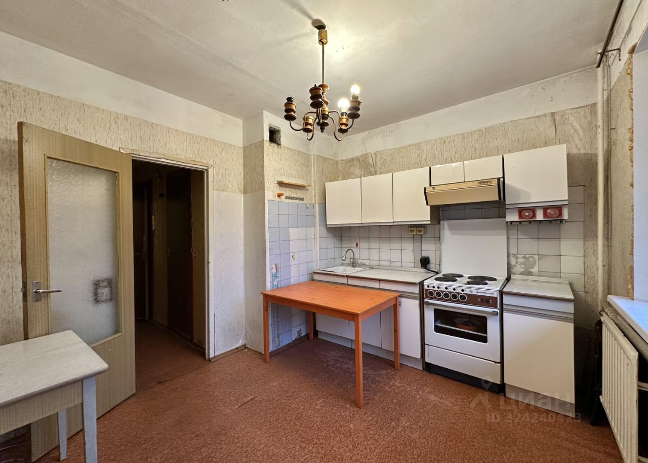 Продажа 1-комн квартиры на вторичном рынке Ленская улица, 9К2