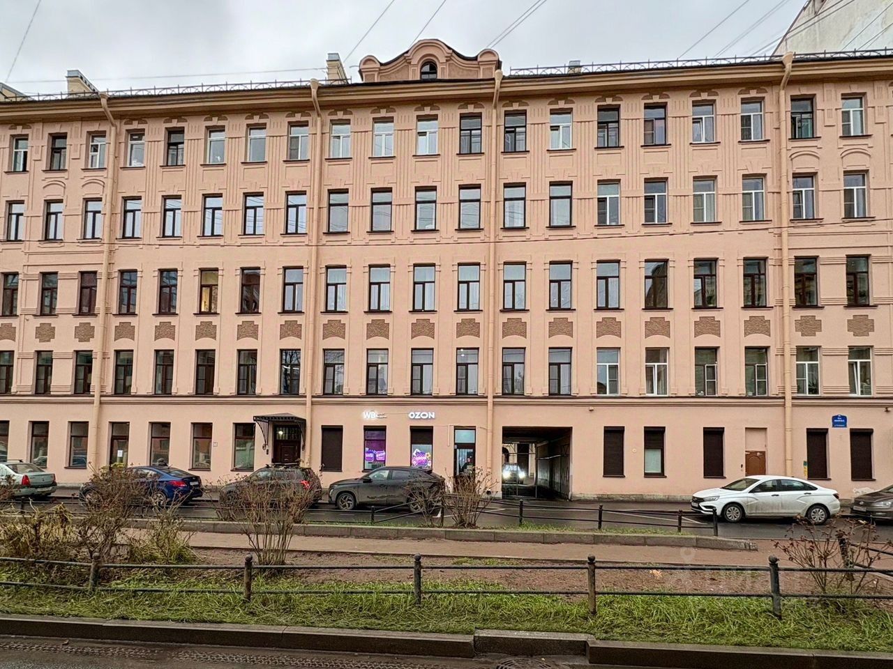 Продажа 4-комн квартиры на вторичном рынке 15-я Васильевского острова линия, 74Б