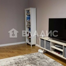 Продажа 2-комн квартиры на вторичном рынке ул Довженко,  д. 4,  к. 1