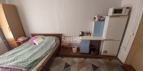 Комната Непокоренных просп.,  д. 8