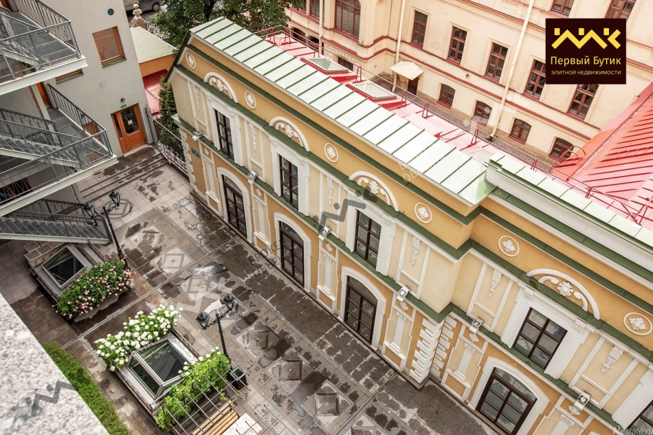 Продажа 2-комн квартиры на вторичном рынке Конногвардейский б-р,  д. 5