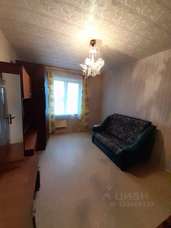 Продажа 3-комн квартиры на вторичном рынке Сиверский городской поселок, улица Строителей, 20