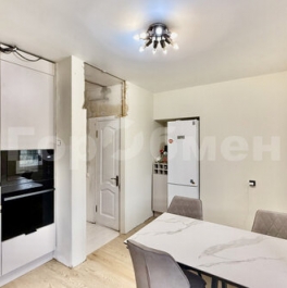 Продажа 3-комн квартиры на вторичном рынке улица Александра Невского,  д. 1