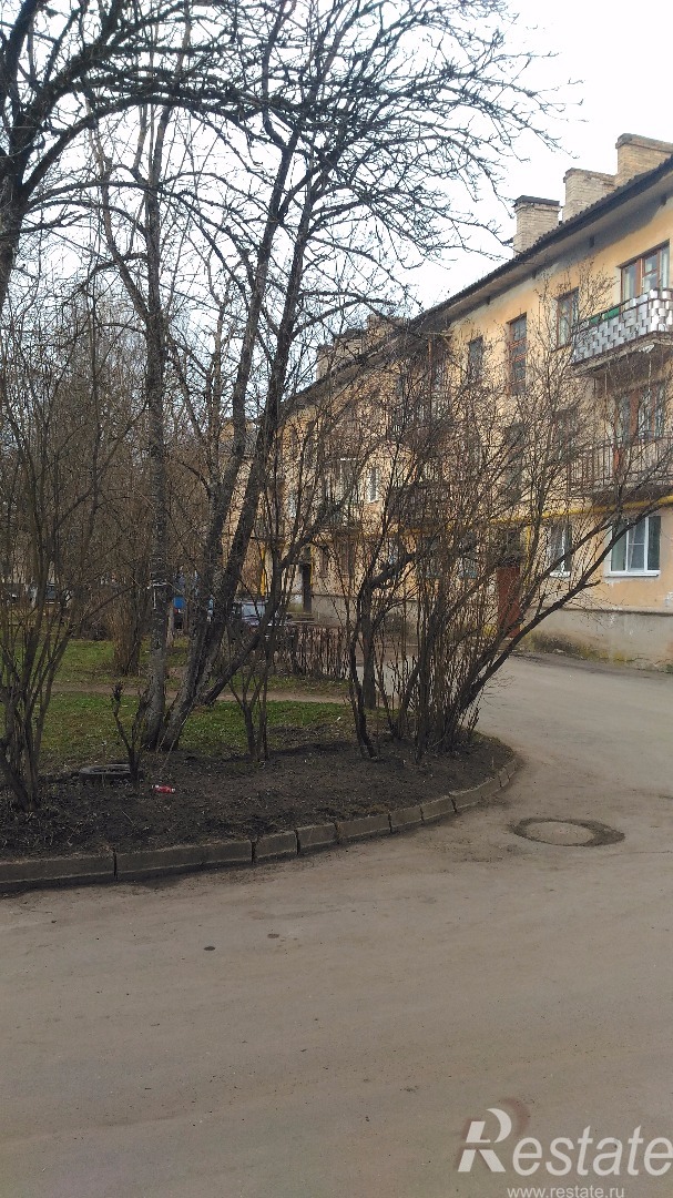Продажа 2-комн квартиры на вторичном рынке г. Сланцы, ул. Свердлова